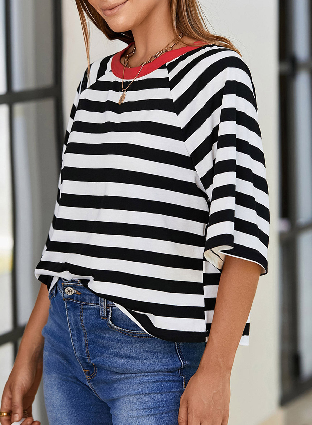 Mid Raglan Sleeve Contrast Round Neck Top