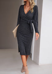 Black V-Neck Long-Sleeve Knitted Pleated Maxi Dress