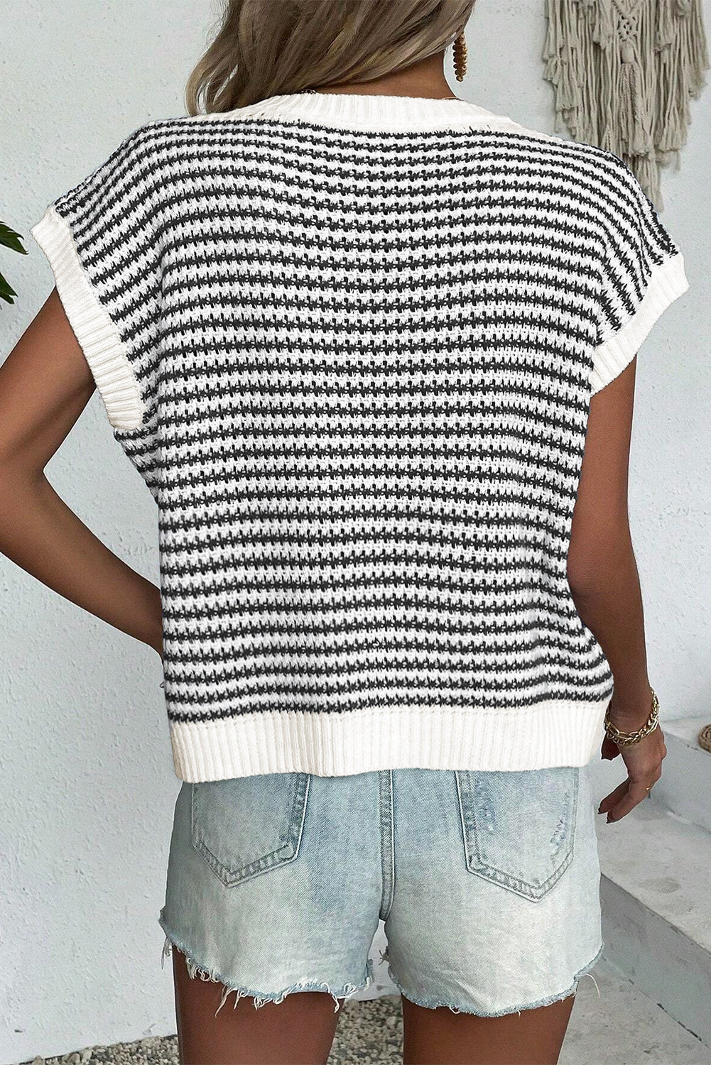 Stripe Ribbed Trim Loose Fit Knitted Sweater Vest