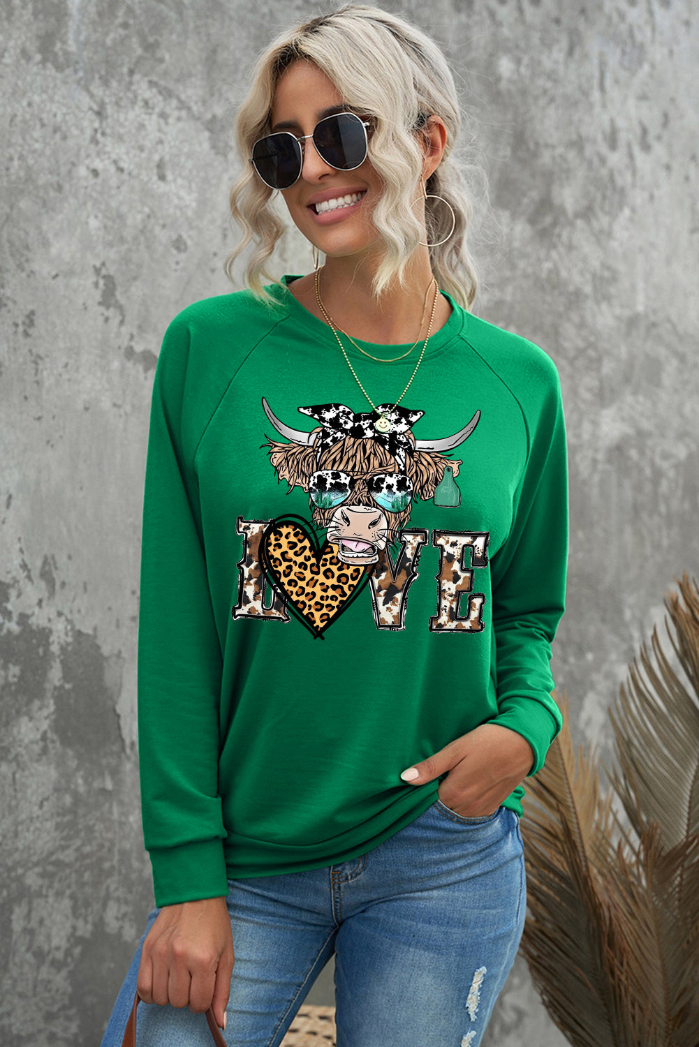 Valentine's Day Bull Heart Leopard Print Crew Neck Pullover Sweatshirt