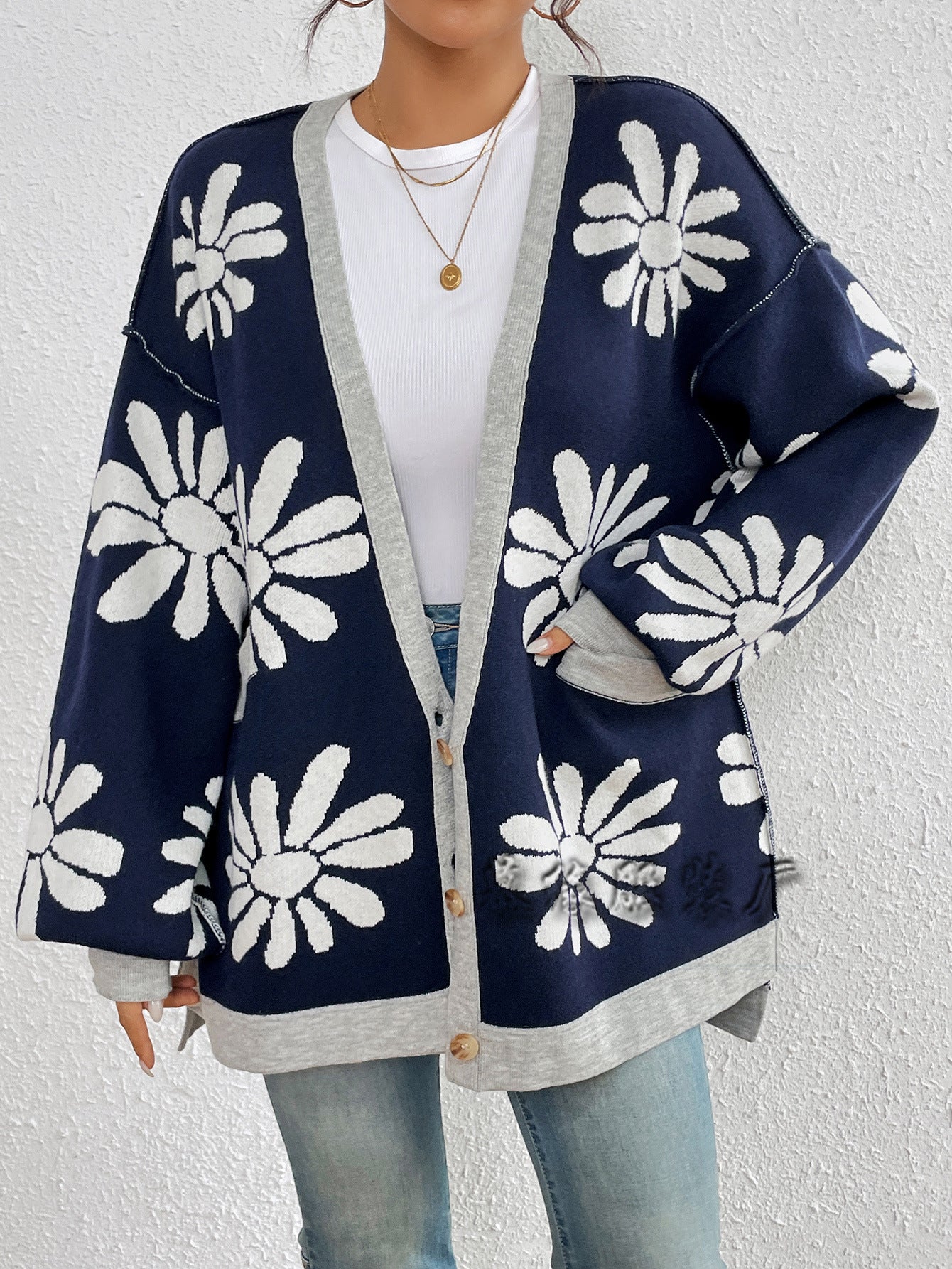 V-neck Printed Commuter Temperament Loose Knitted Cardigan