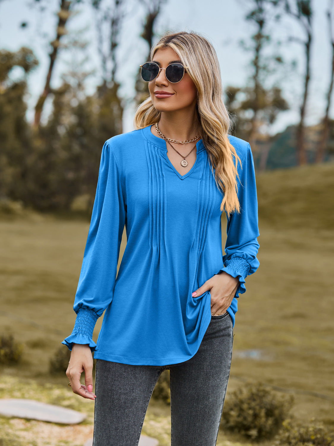 Women's Solid Color Pull-strip Bubble Sleeves V-neck Long-sleeved Top