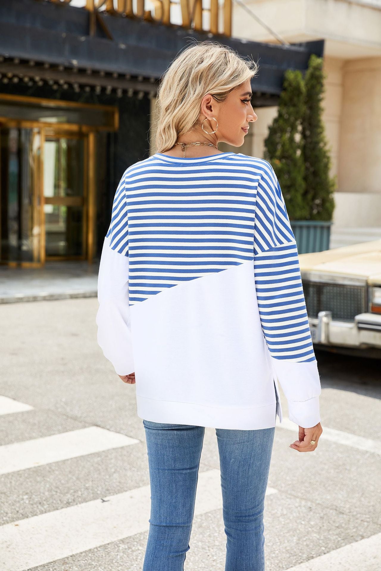 Solid Color Crew Neck Contrasting Striped Long-sleeved Sweater