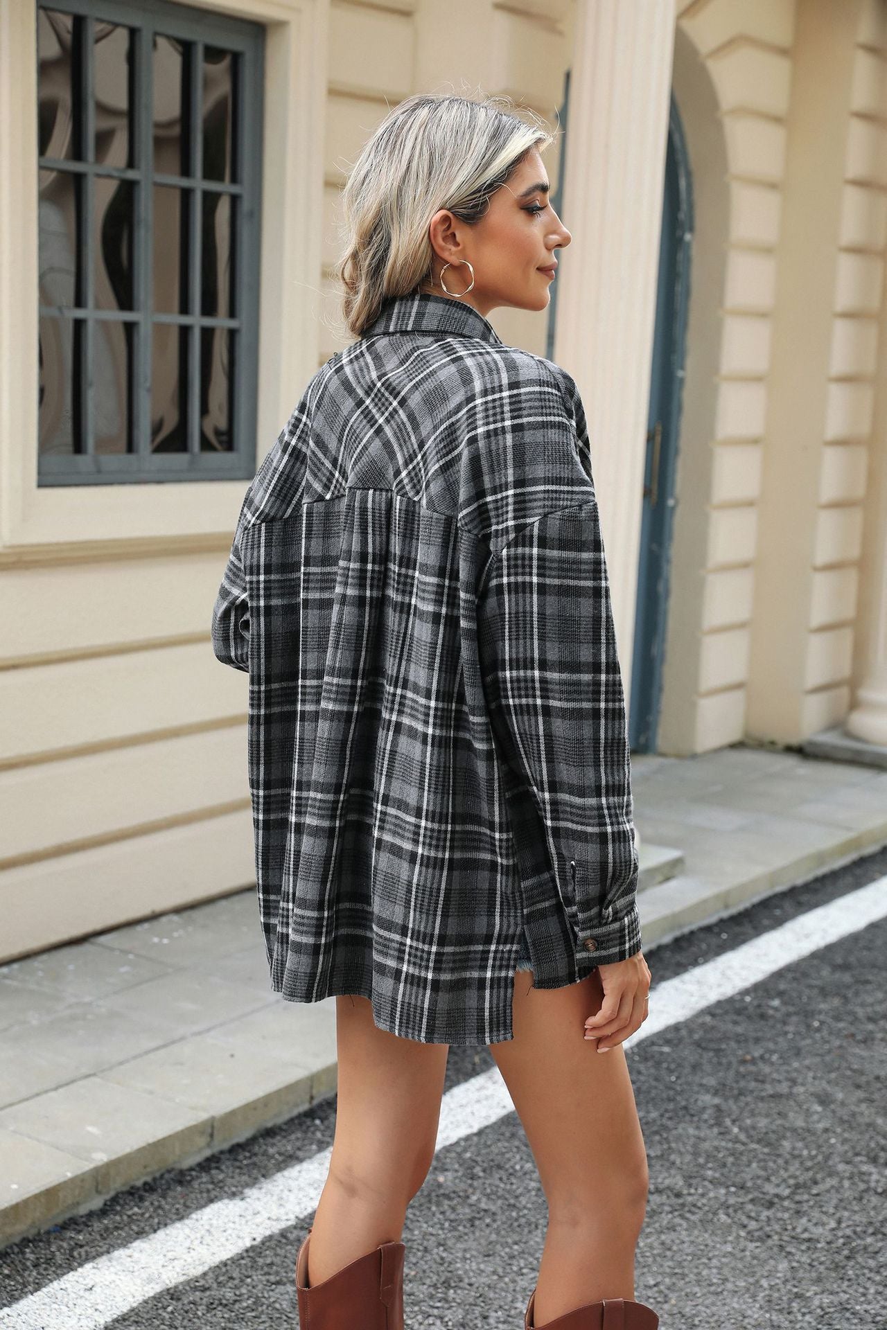 Lapel Pocket Loose Long Sleeve Plaid Shirt