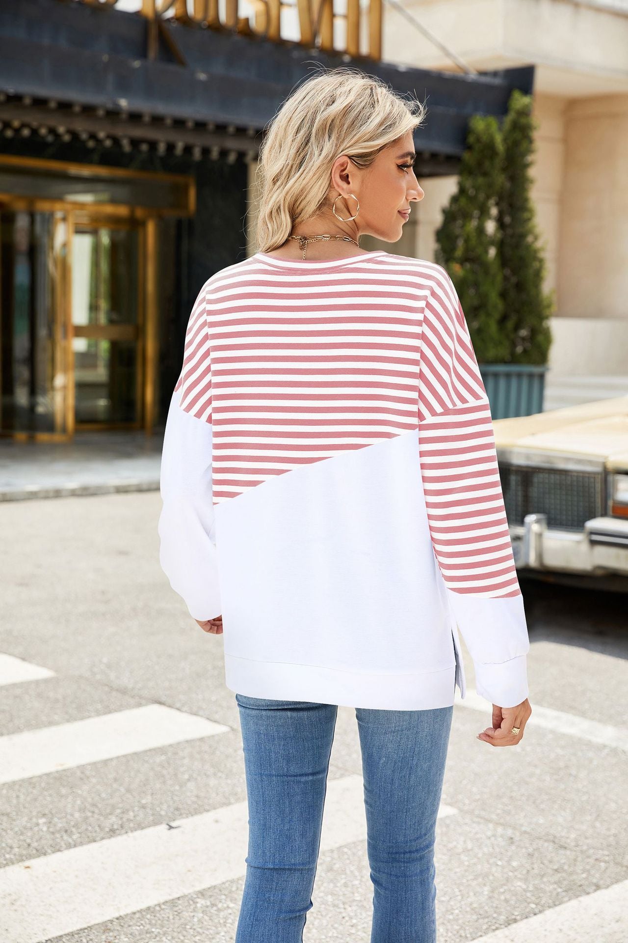 Solid Color Crew Neck Contrasting Striped Long-sleeved Sweater