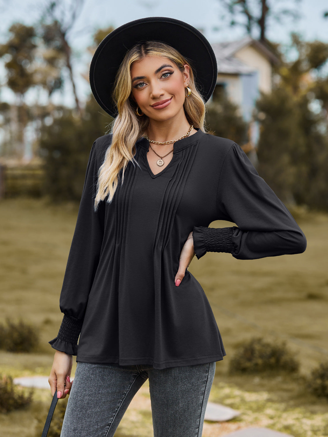 Women's Solid Color Pull-strip Bubble Sleeves V-neck Long-sleeved Top