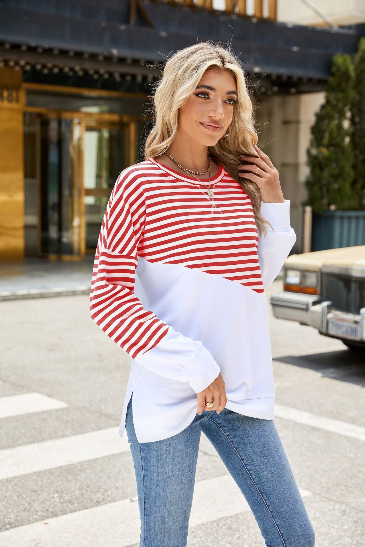 Solid Color Crew Neck Contrasting Striped Long-sleeved Sweater